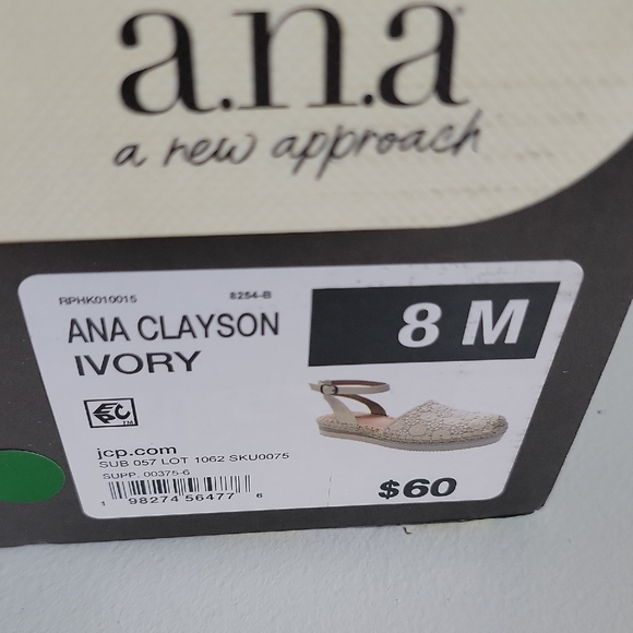 a.n.a Beige Floral Espadrille Flats. 8 - Picture 7 of 12